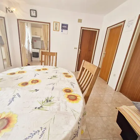 Apartment Mira
