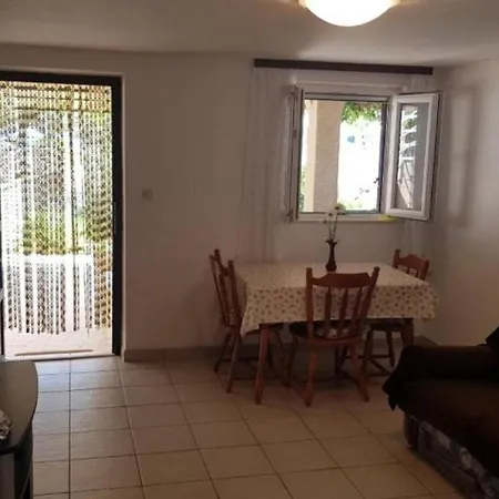 Mira Apartment *